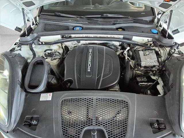 Used 2019 Porsche Macan AWD/4WD image 24