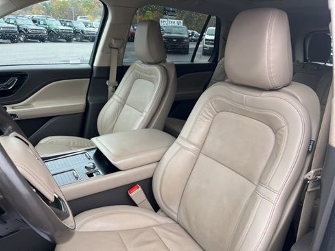 Used 2023 Lincoln Aviator Reserve w/ Equipment Group 201A image 18
