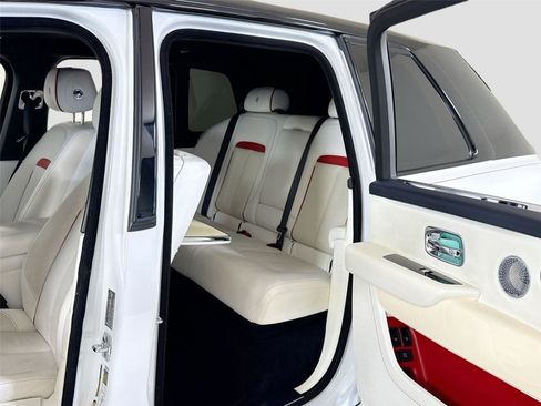 Used 2021 Rolls-Royce Cullinan AWD/4WD image 26