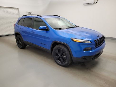 Used 2018 Jeep Cherokee Latitude w/ Altitude Package AWD/4WD image 11