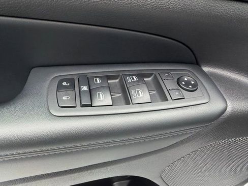 Used 2021 Jeep Grand Cherokee Laredo X image 19