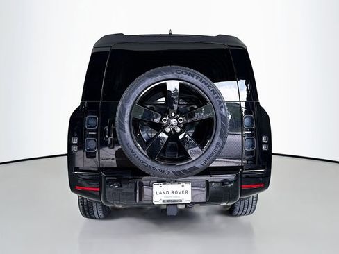 Certified 2025 Land Rover Defender 130 X-Dynamic SE AWD/4WD image 6