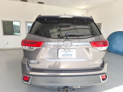 Used 2018 Toyota Highlander Limited Platinum image 7