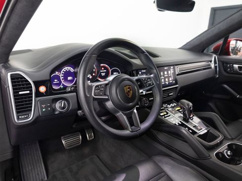 Certified 2023 Porsche Cayenne GTS AWD/4WD image 5
