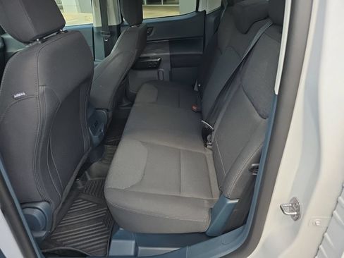 Used 2025 Ford Maverick XL FWD image 11
