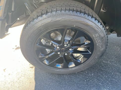 Used 2022 Jeep Wrangler Unlimited Sahara w/ Cold Weather Group image 35