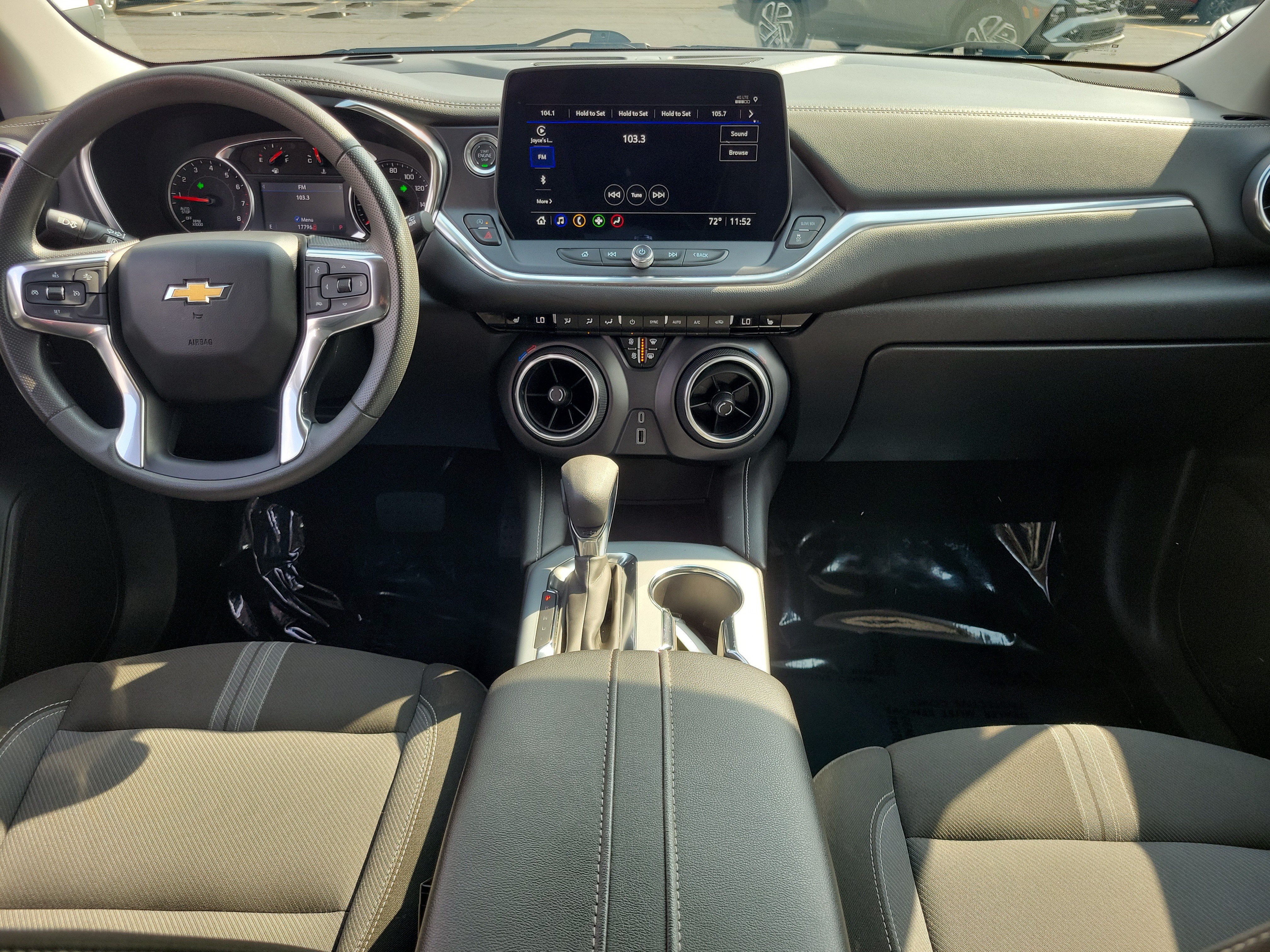 Used 2025 Chevrolet Blazer LT FWD image 9