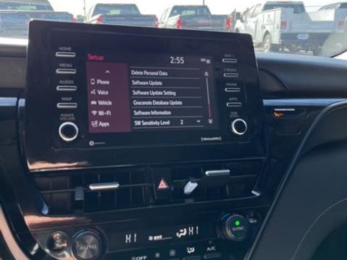 Used 2022 Toyota Camry SE image 48