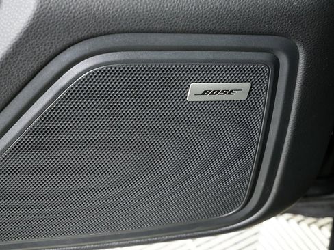 Certified 2025 Porsche Macan image 7