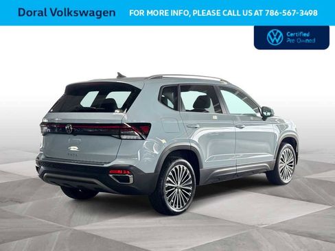 Used 2025 Volkswagen Taos SE FWD image 8