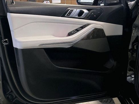 Used 2025 BMW X5 xDrive40i w/ M Sport Package image 20