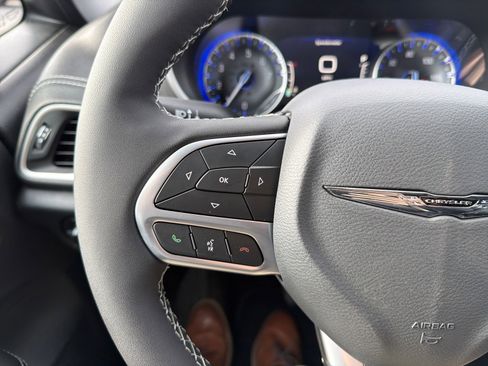 New 2026 Chrysler Pacifica Select image 23