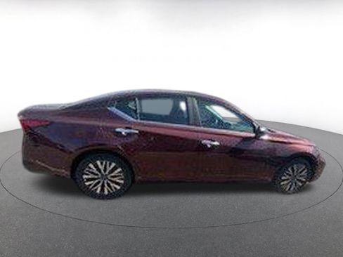 Used 2025 Nissan Altima 2.5 SV image 10