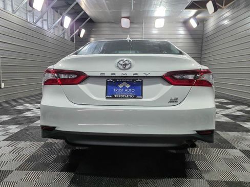 Used 2022 Toyota Camry LE image 6