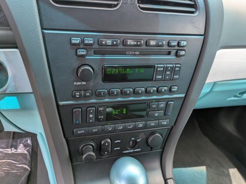 Used 2002 Ford Thunderbird RWD image 17
