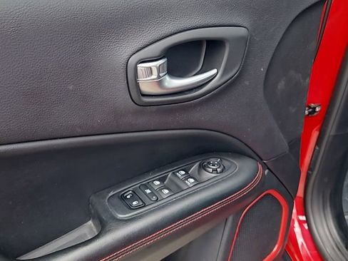 Used 2018 Jeep Compass Trailhawk w/ Leather Interior Group image 11