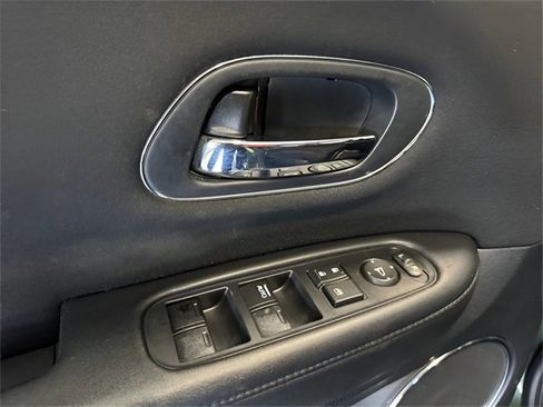 Used 2016 Honda HR-V EX image 24