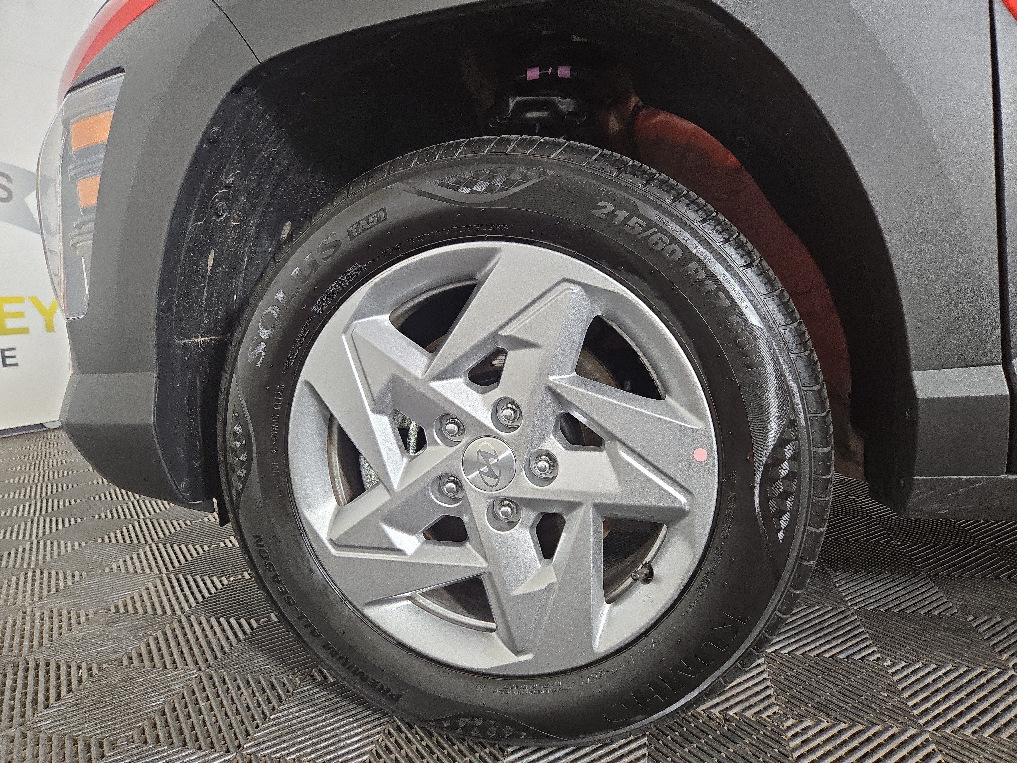 Used 2026 Hyundai Kona SE AWD/4WD image 32