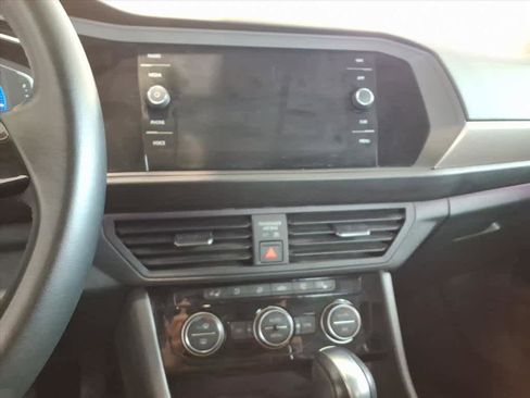 Used 2019 Volkswagen Jetta SEL Premium image 13