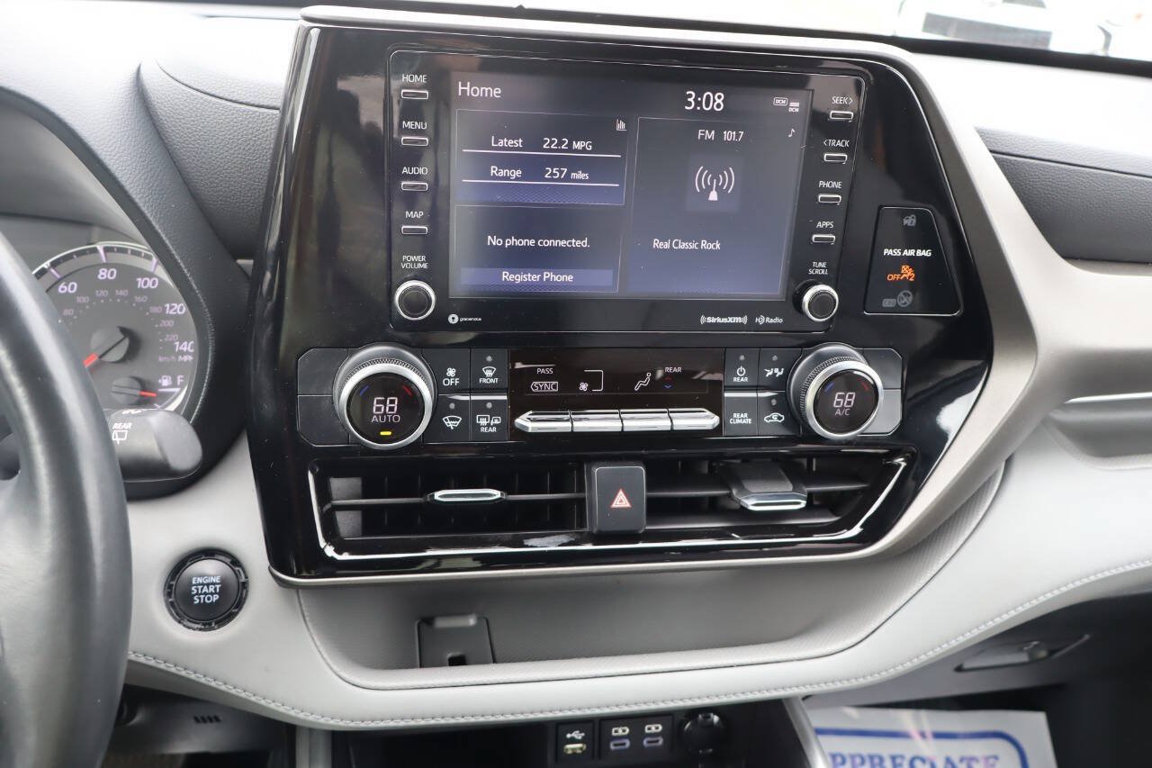 Used 2022 Toyota Highlander LE AWD/4WD image 21