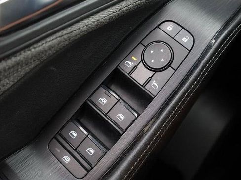 Certified 2023 Nissan Rogue SV AWD/4WD image 16