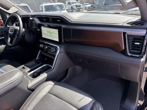 Used 2024 GMC Sierra 2500 Denali w/ Denali Reserve Package image 17