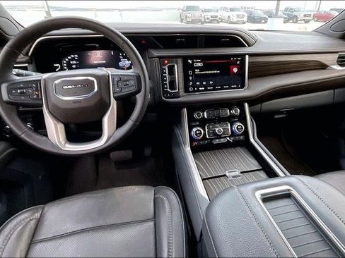 Used 2024 GMC Yukon XL Denali image 19