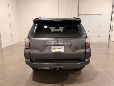 Used 2020 Toyota 4Runner SR5 Premium image 6