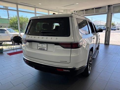 Used 2024 Jeep Wagoneer Series II w/ Convenience Group I AWD/4WD image 7