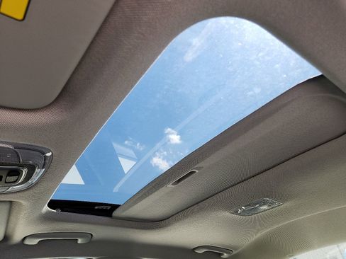 New 2025 Hyundai Elantra Limited image 19