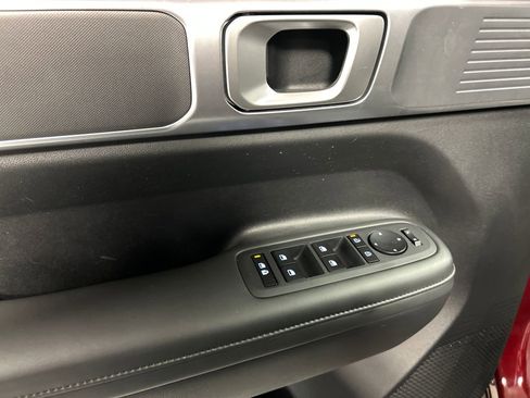 Used 2025 Hyundai Santa Fe SEL image 12