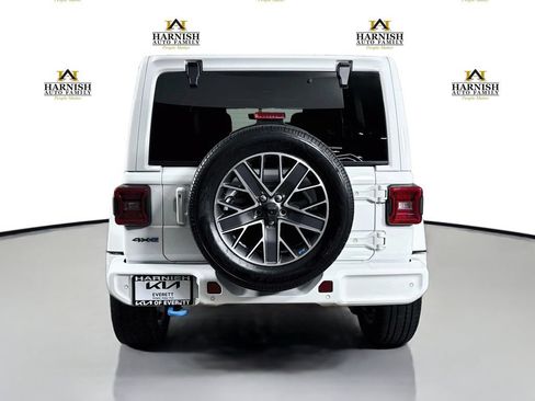 Used 2023 Jeep Wrangler Unlimited Sahara AWD/4WD image 6