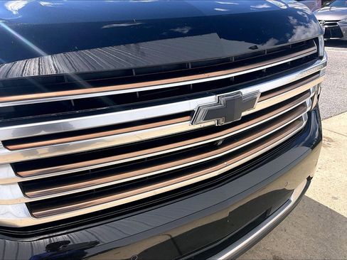 Used 2021 Chevrolet Suburban High Country w/ Premium Package AWD/4WD image 36