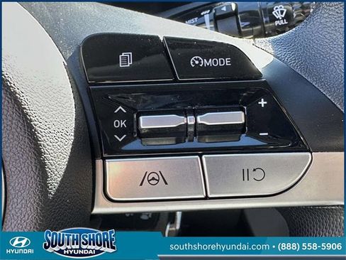 Certified 2021 Hyundai Elantra SE image 22