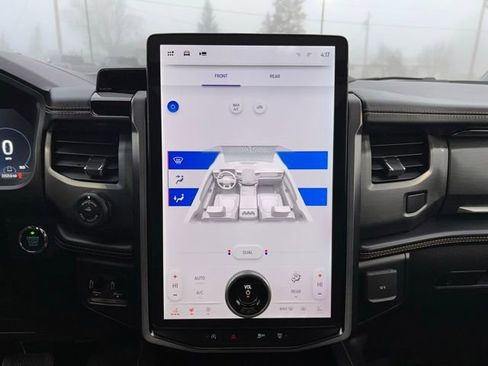 Used 2024 Ford Expedition Max Platinum image 18