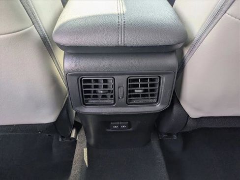 Used 2022 Toyota RAV4 XLE Premium image 15
