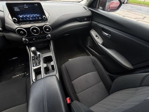 Used 2025 Nissan Sentra SV FWD image 34