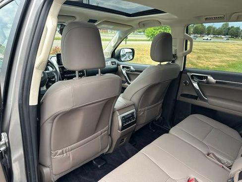 Used 2022 Lexus GX 460 Premium w/ Premium Plus Package AWD/4WD image 18