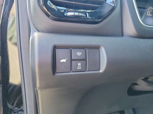 Certified 2025 Honda Pilot Black Edition image 10