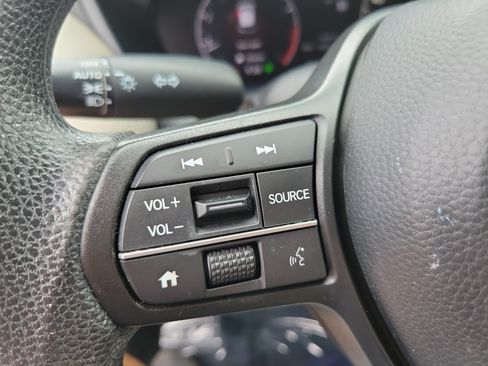 Used 2024 Honda HR-V LX image 23
