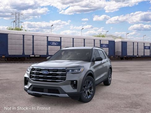 New 2026 Ford Explorer Active w/ Active Comfort Package AWD/4WD image 2