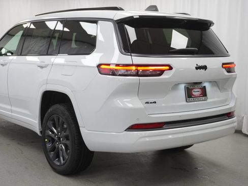New 2026 Jeep Grand Cherokee L Limited AWD/4WD image 12
