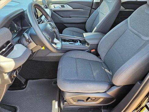 New 2026 Ford Explorer Active RWD image 4