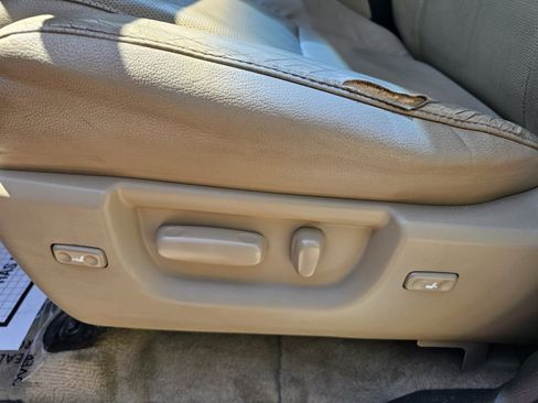 Used 2011 Toyota Sequoia Platinum AWD/4WD image 12