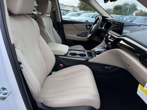 Certified 2025 Acura MDX w/ Technology Package image 11