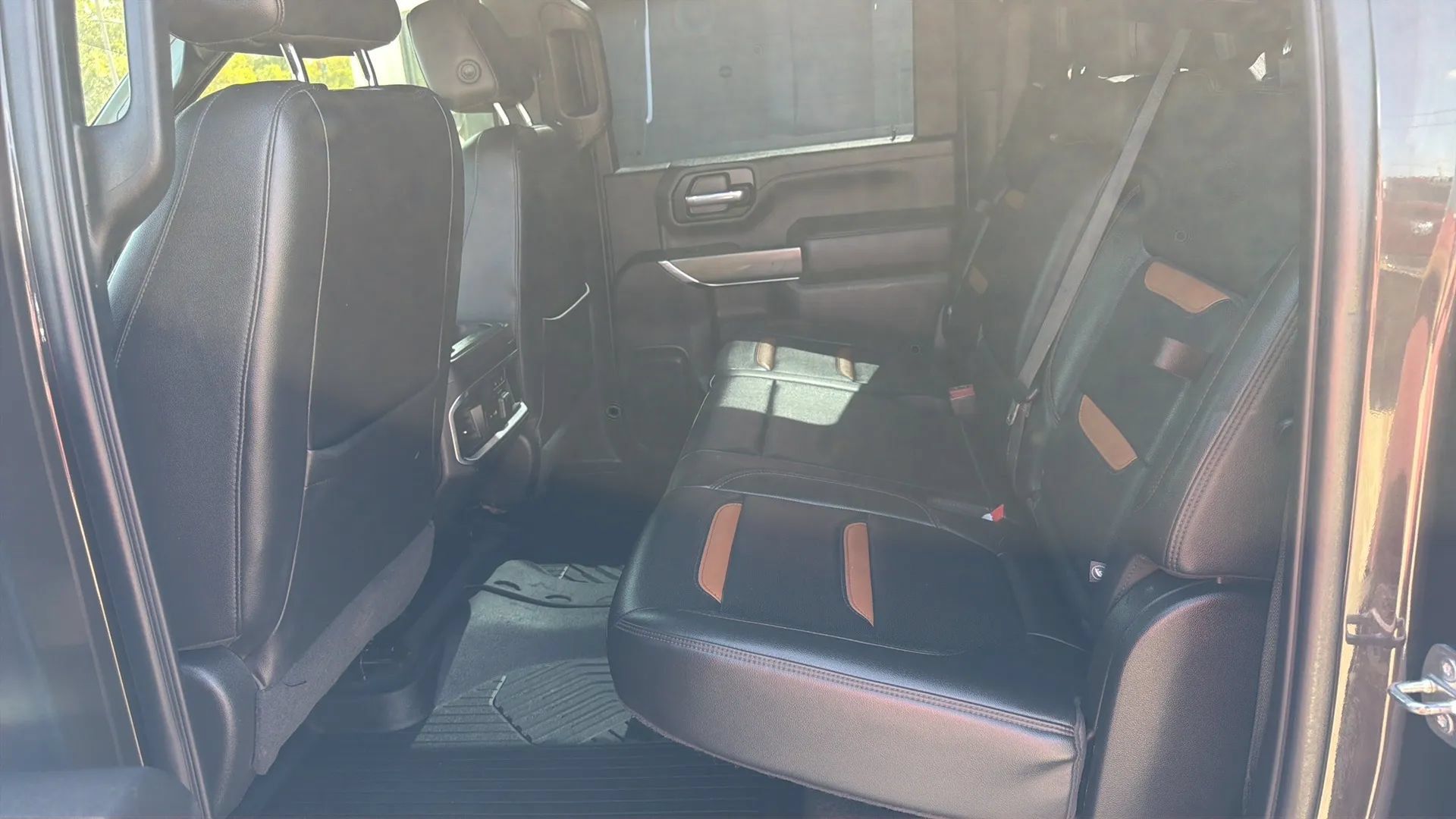 Used 2020 GMC Sierra 2500 AT4 w/ AT4 Premium Package AWD/4WD image 11