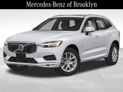 Used 2019 Volvo XC60 T5 Momentum w/ Multimedia Package