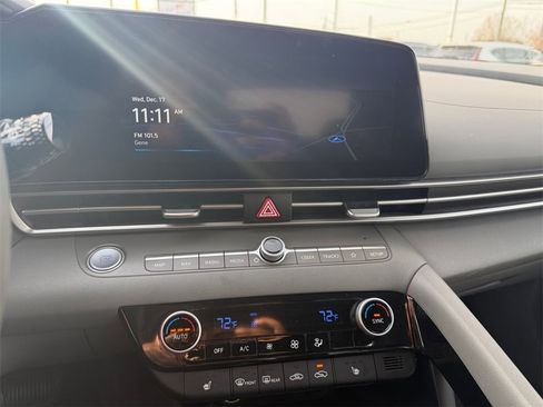 Used 2023 Hyundai Elantra SEL w/ Convenience Package image 19