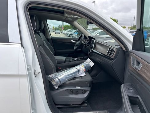 New 2025 Volkswagen Atlas SEL Premium R-Line image 37