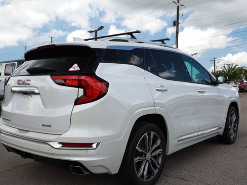 Used 2020 GMC Terrain Denali w/ Denali Premium Package AWD/4WD image 5